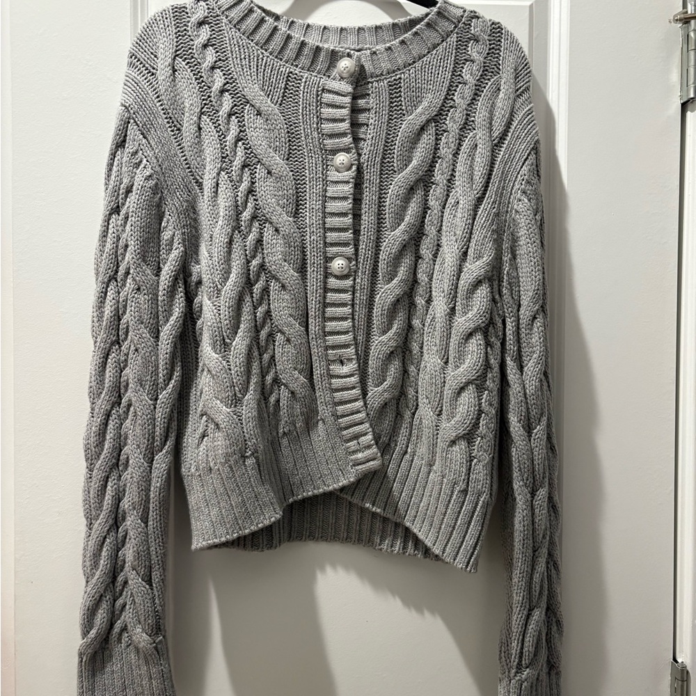 Abercrombie Gray Cable Knit Sweater